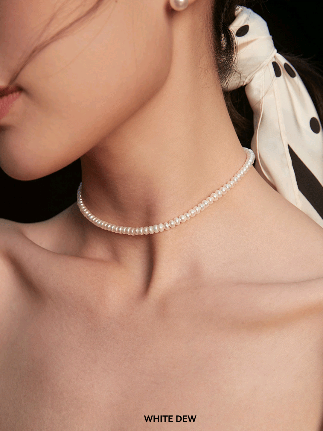 Pearl necklaces/bracelets