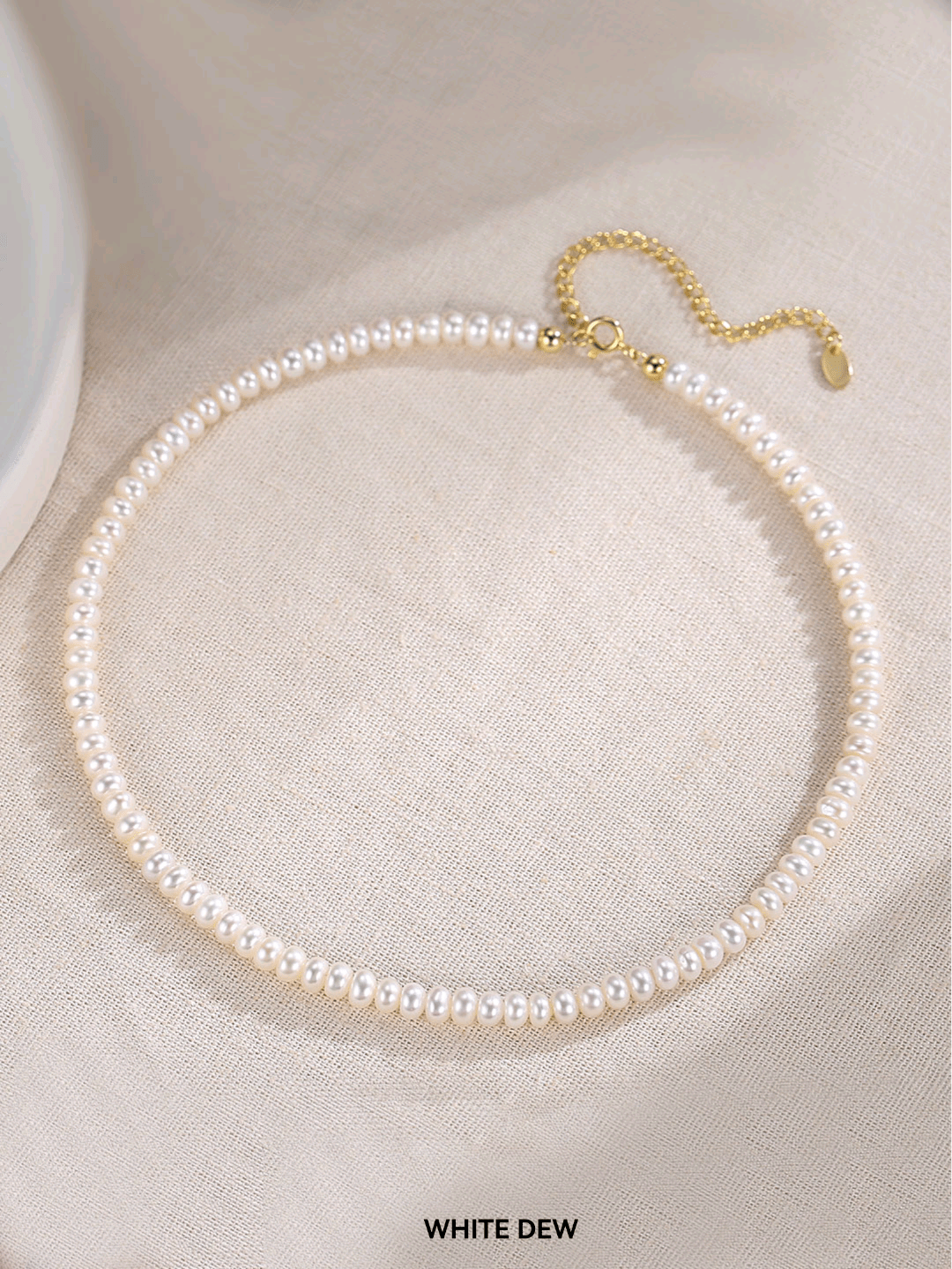 Pearl necklaces/bracelets