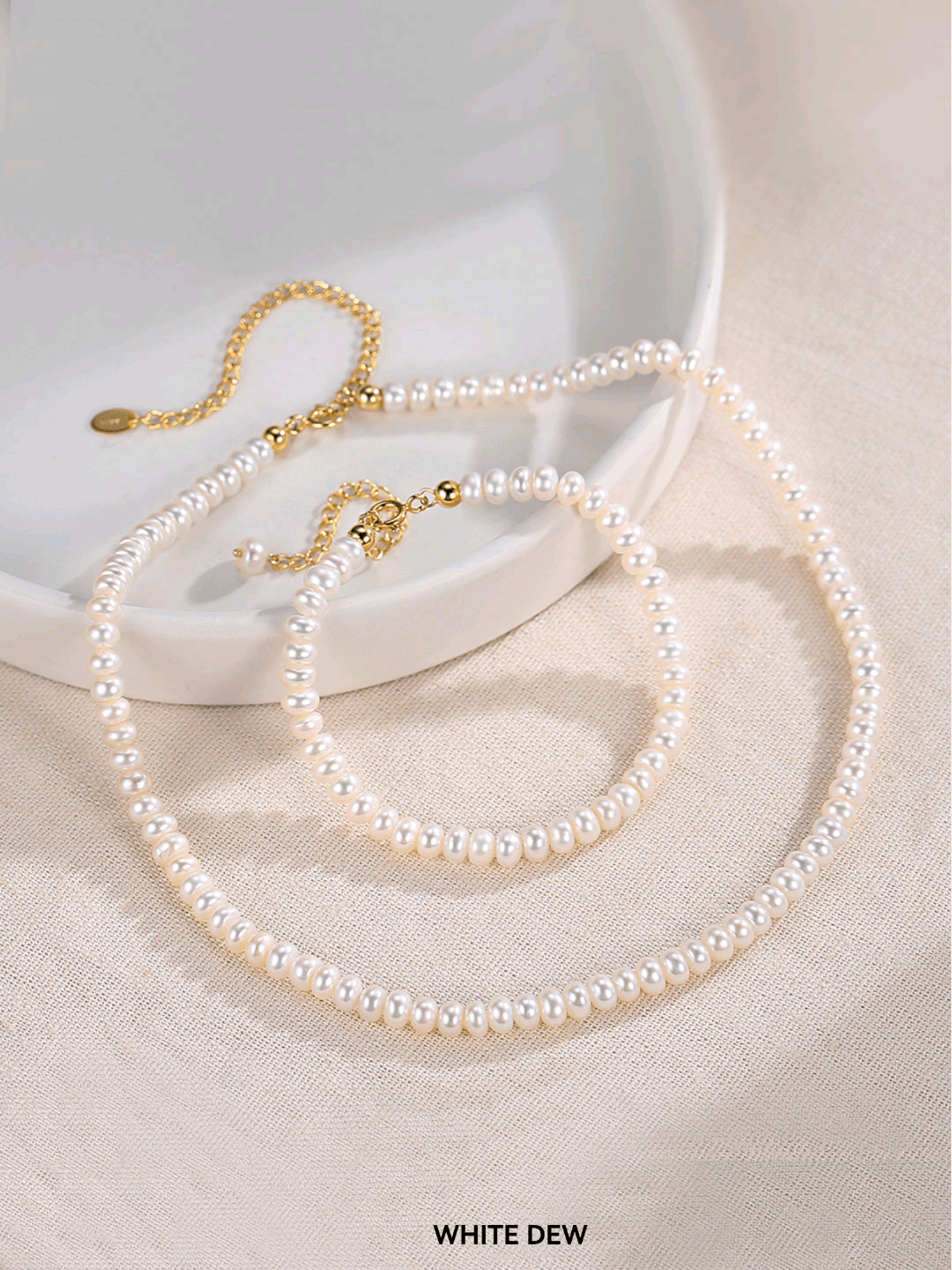 Pearl necklaces/bracelets